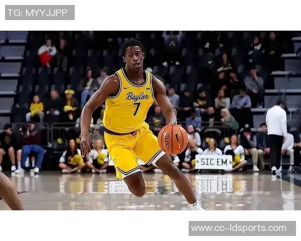 巴哈马国家队友谊深厚希尔德与埃奇库姆互换球衣笑声不断